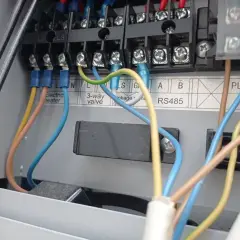 Jak podłączyć termostat do pompy ciepła - uniknij błędów w instalacji