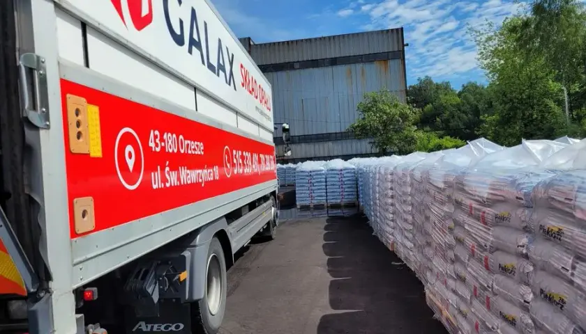 Gdzie najtaniej kupić ekogroszek? Porównaj ceny i oferty dostawców